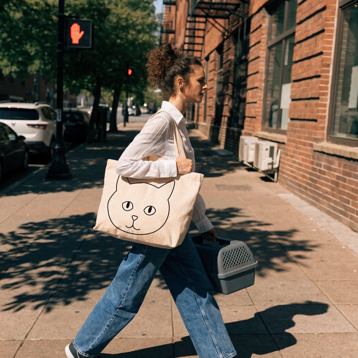 Illustrative example of a custom Minimalist pet portrait tote